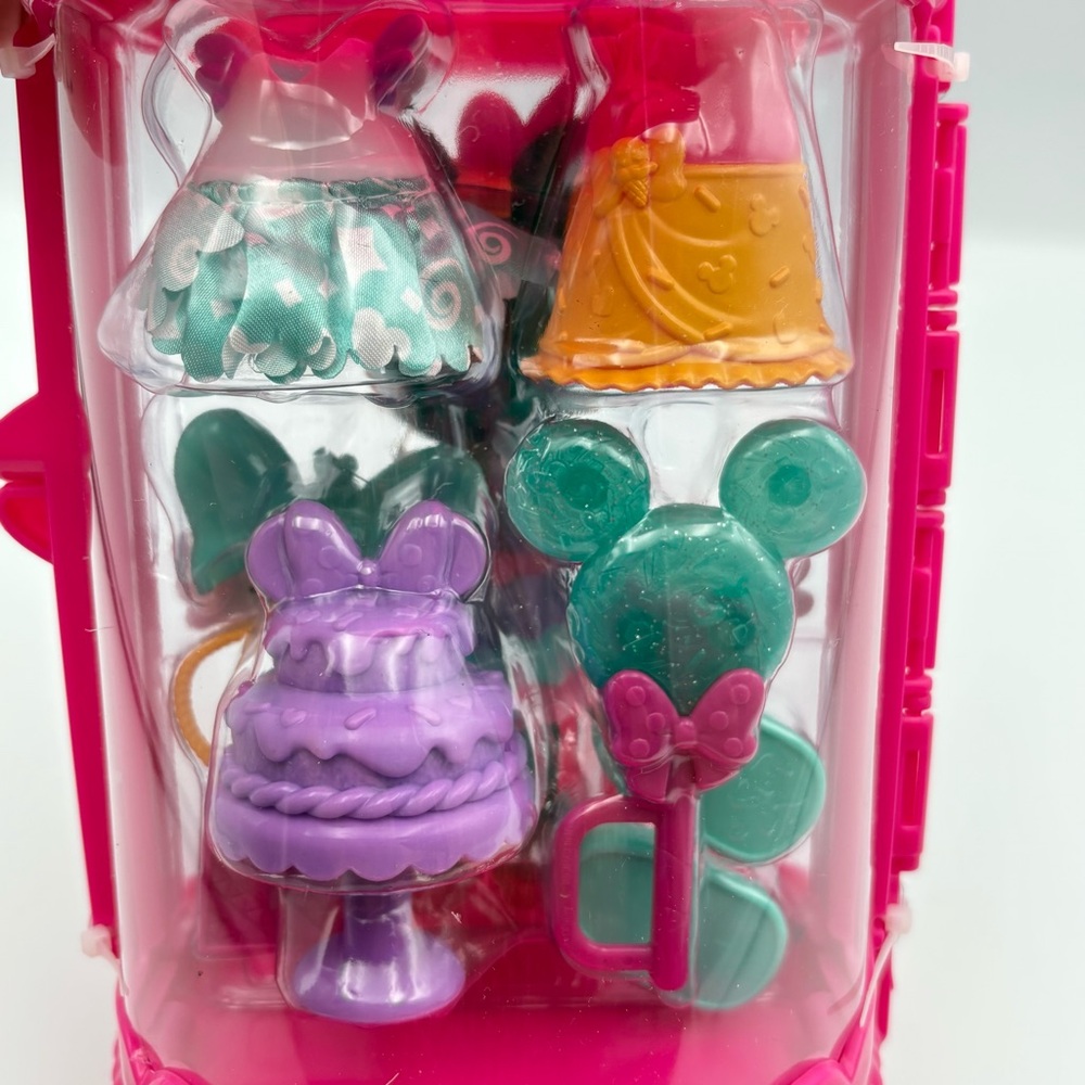 Disney MINNIE FABULOUS FASHION DOLL - Picture 10 of 15